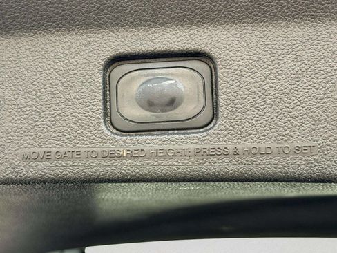Used 2015 Ford Explorer XLT w/ Equipment Group 202A AWD/4WD image 6