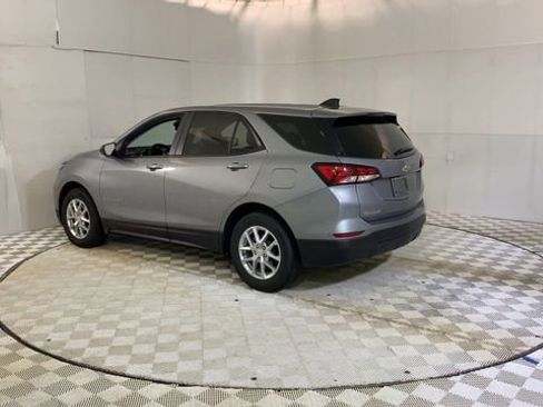 Used 2024 Chevrolet Equinox LS w/ LS Convenience Package image 6