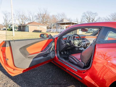 Used 2010 Chevrolet Camaro SS w/ RS Package RWD image 18