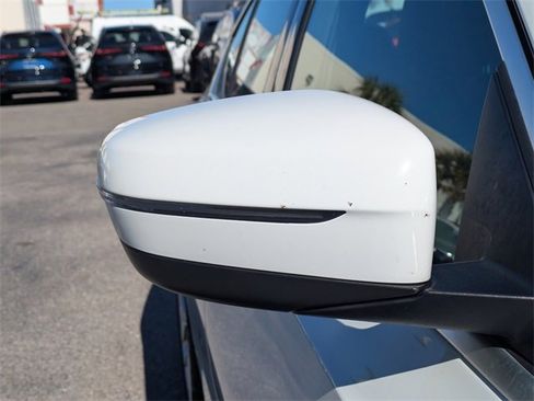 Used 2025 BMW 330i xDrive Sedan image 10