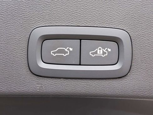 Certified 2026 Volvo XC40 B5 Plus AWD/4WD image 13