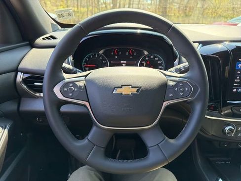 Used 2023 Chevrolet Traverse LT image 21