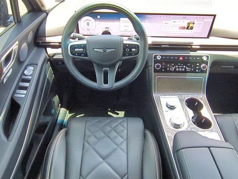 Used 2025 Genesis GV80 3.5T Prestige AWD/4WD image 12