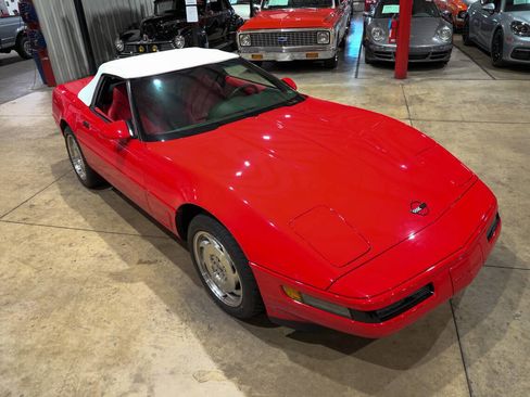 Used 1995 Chevrolet Corvette Base 2dr Convertible image 24