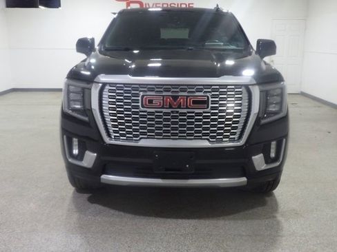 Used 2021 GMC Yukon XL Denali w/ Advanced Technology Package AWD/4WD image 5