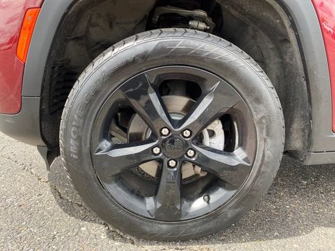 Used 2023 Jeep Grand Cherokee Altitude AWD/4WD image 20