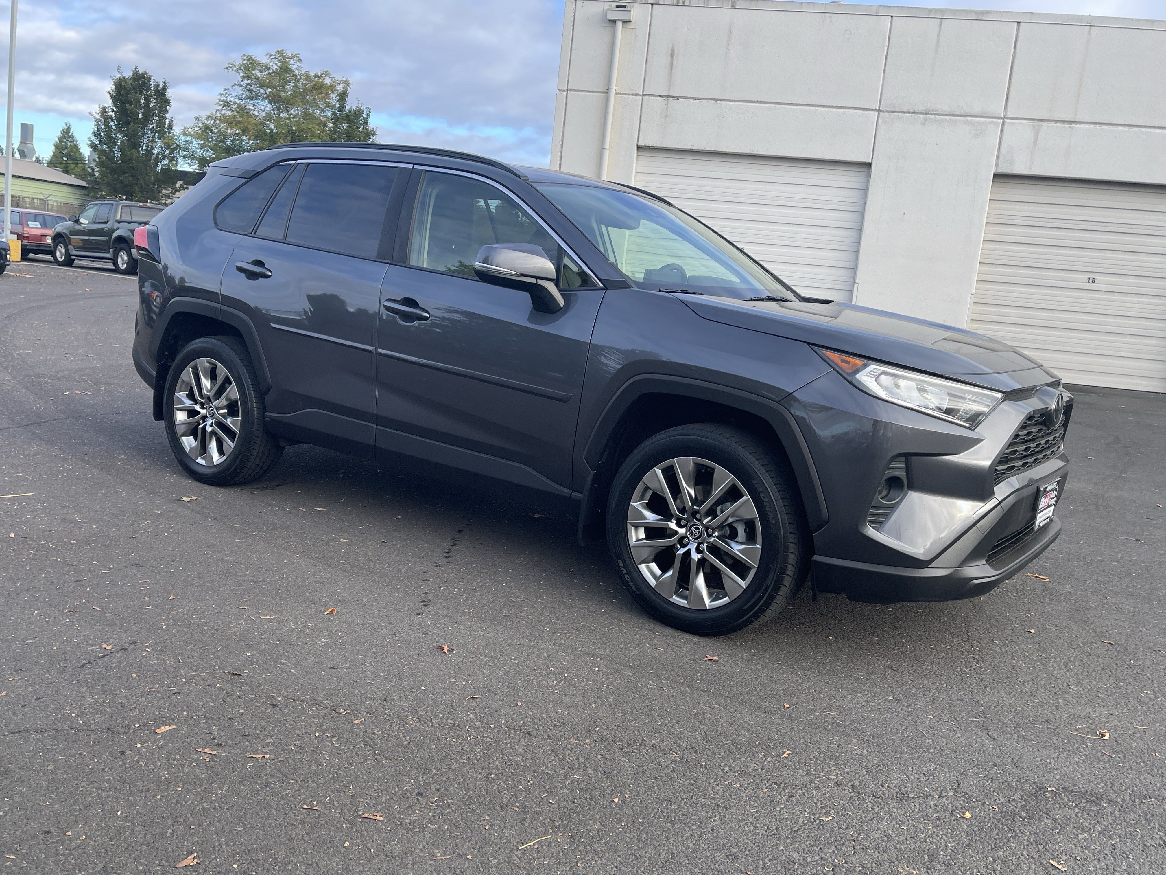Used 2020 Toyota RAV4 XLE Premium AWD/4WD image 7