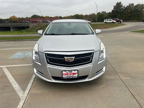 Used 2017 Cadillac XTS Luxury image 3