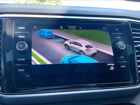 Certified 2023 Volkswagen Atlas Cross Sport SE w/ Panoramic Sunroof Package FWD image 36