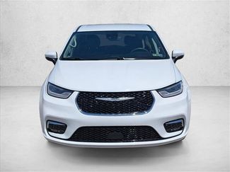 Used 2023 Chrysler Pacifica Touring-L FWD video 2