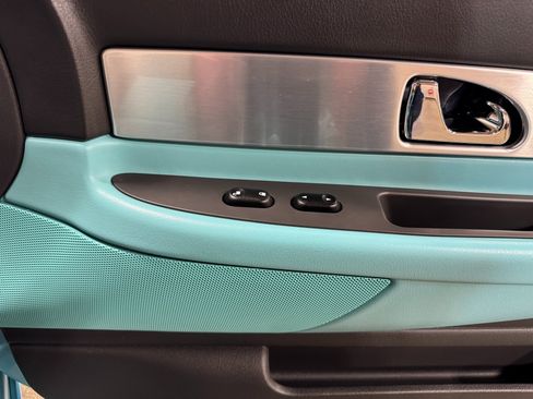 Used 2002 Ford Thunderbird image 68