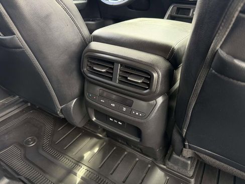 Used 2025 Honda Pilot EX-L image 19