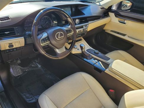 Used 2018 Lexus ES 350 w/ Premier Package image 16