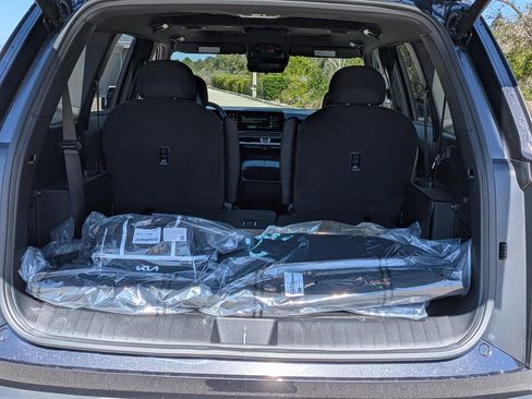 New 2027 Kia Telluride S image 13