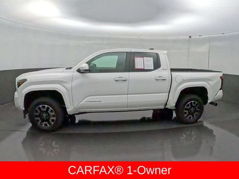 Certified 2025 Toyota Tacoma SR5 AWD/4WD image 5