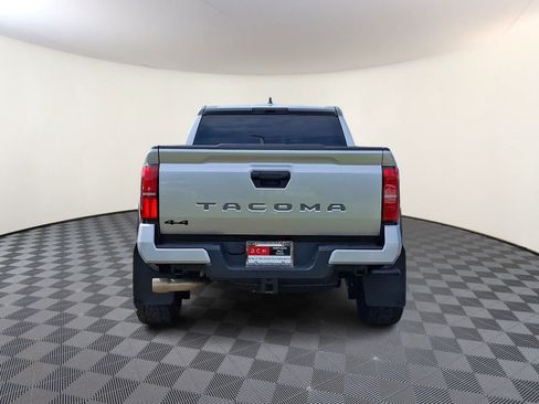 Used 2025 Toyota Tacoma TRD Off-Road AWD/4WD image 6