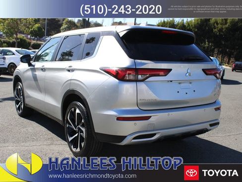 Used 2024 Mitsubishi Outlander SE image 9