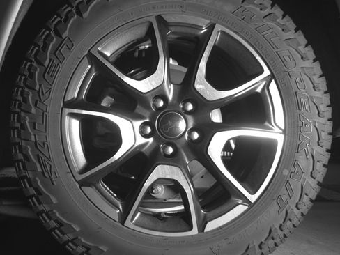 Used 2025 Jeep Compass Trailhawk AWD/4WD image 14
