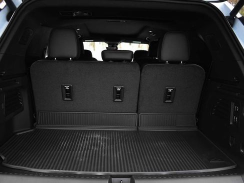 New 2026 Chevrolet Traverse RS image 8