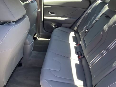 Used 2025 Hyundai Elantra SEL FWD image 20