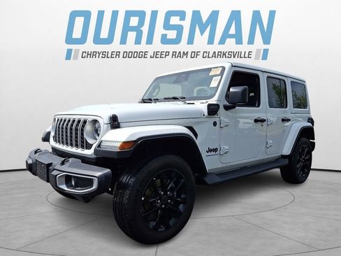 Used 2025 Jeep Wrangler Unlimited Sahara image 3