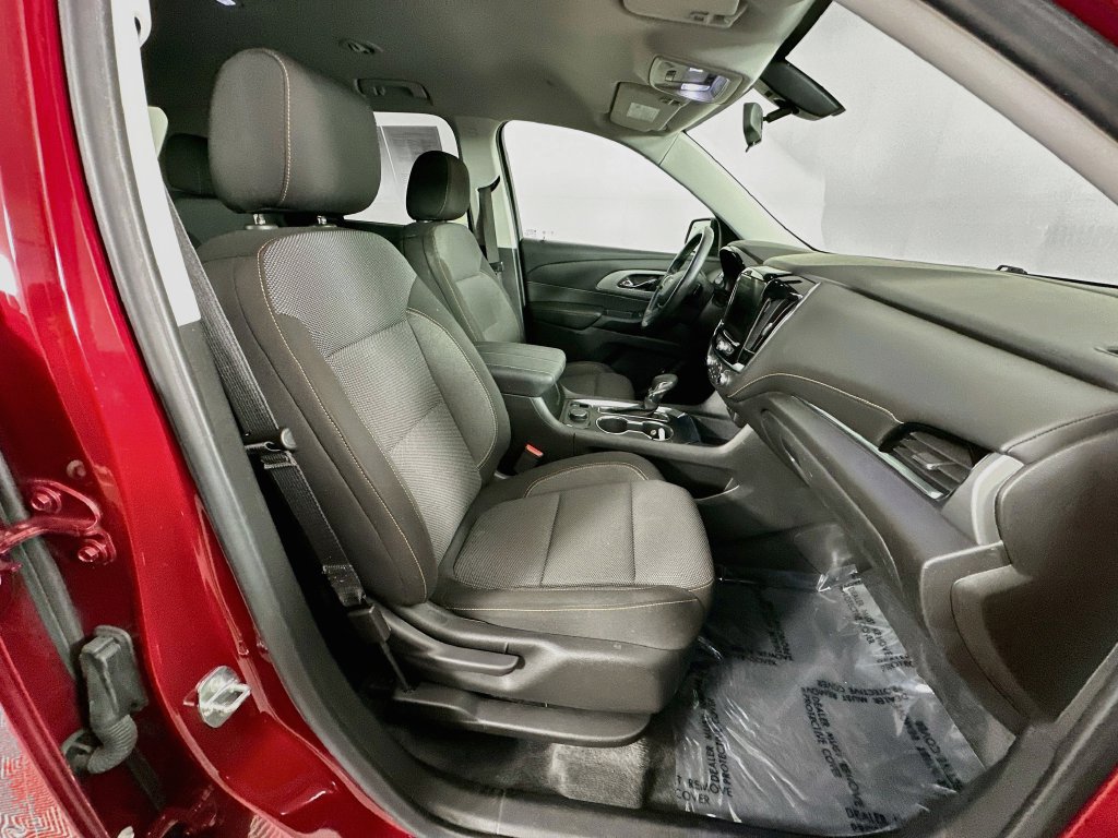Used 2021 Chevrolet Traverse LT FWD image 37