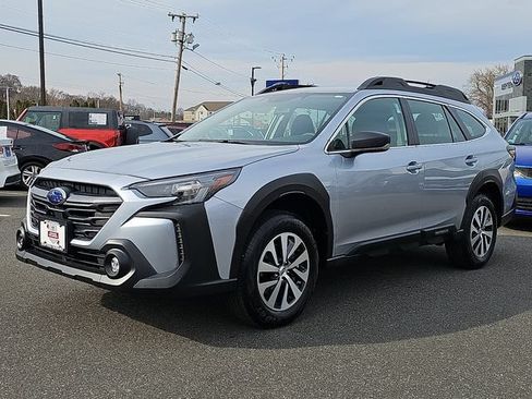 Used 2025 Subaru Outback AWD/4WD image 4