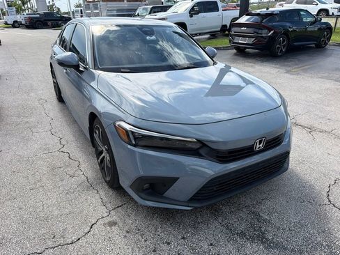 Used 2024 Honda Civic Touring image 2