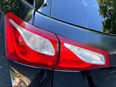 Used 2019 Chevrolet Equinox LT AWD/4WD image 29