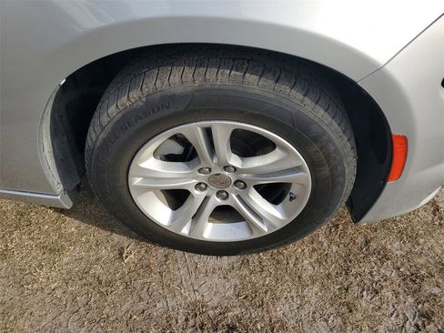 Used 2023 Dodge Charger SXT image 6