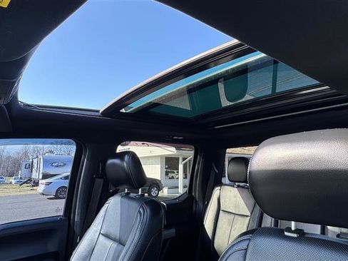 Used 2018 Ford F150 Lariat w/ Equipment Group 502A Luxury image 35