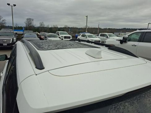 Used 2021 GMC Terrain SLT w/ Infotainment Package II image 8