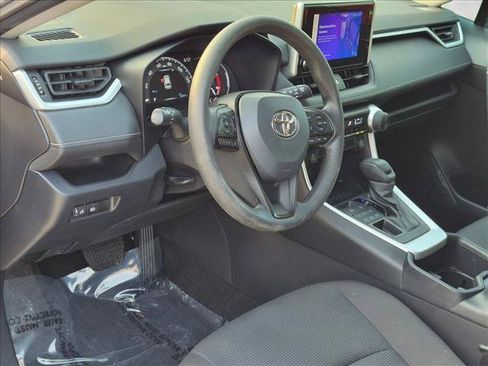 Used 2023 Toyota RAV4 LE AWD/4WD image 9