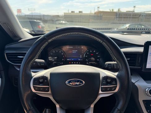 Used 2024 Ford Explorer XLT w/ Equipment Group 202A RWD image 28