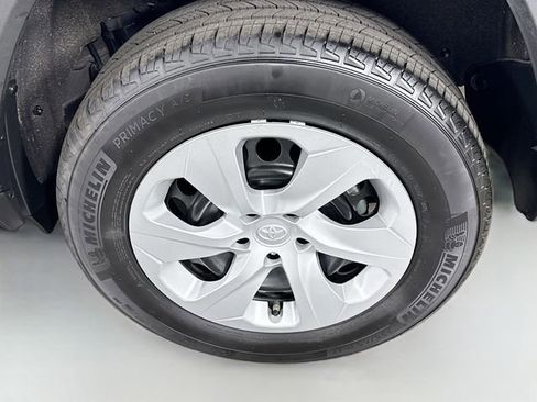 Certified 2025 Toyota RAV4 LE FWD image 29