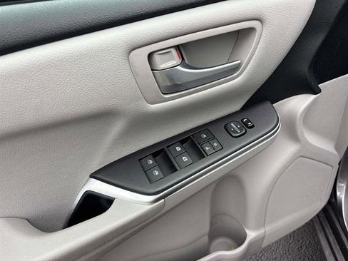 Used 2016 Toyota Camry LE image 16