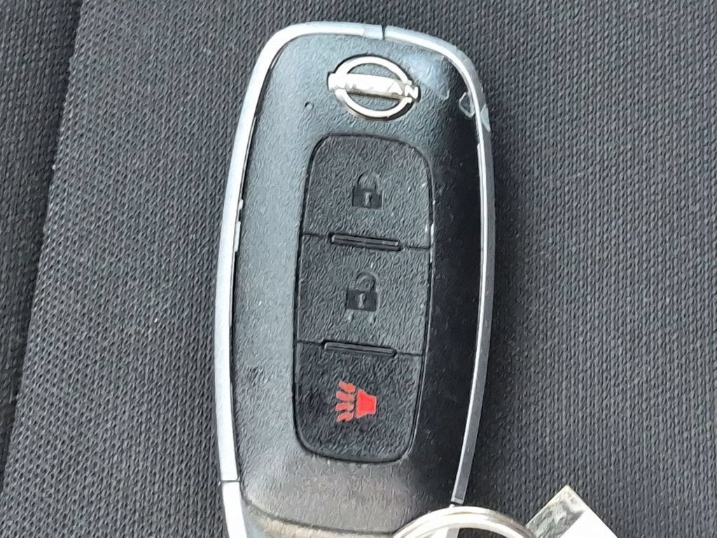 Used 2024 Nissan Rogue S AWD/4WD image 32