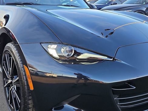 New 2025 MAZDA MX-5 Miata RF Grand Touring RWD image 9