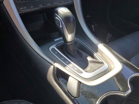 Used 2014 Ford Fusion SE w/ Equipment Group 202A image 32