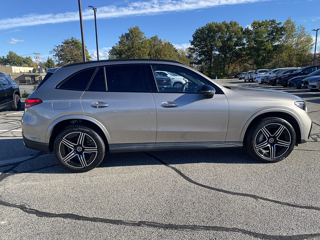 Used 2024 Mercedes-Benz GLC 300 4MATIC image 8