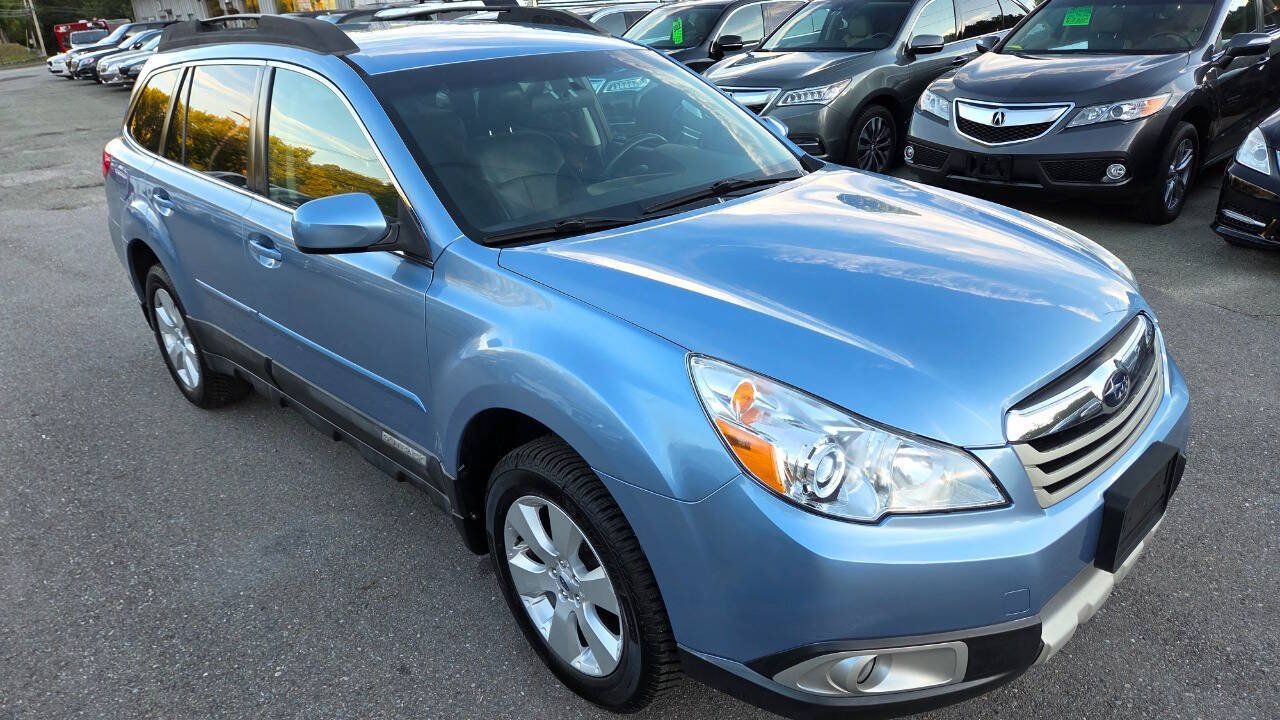 Used 2011 Subaru Outback 2.5i Limited AWD/4WD image 18