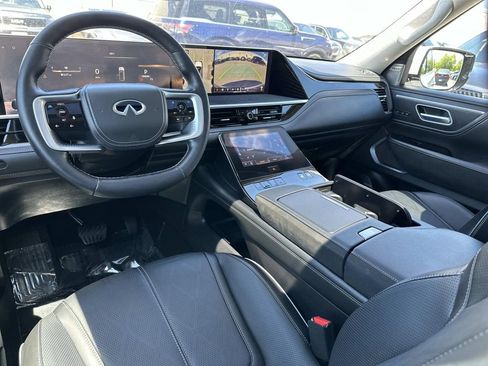 Used 2025 INFINITI QX80 Sensory AWD/4WD image 11
