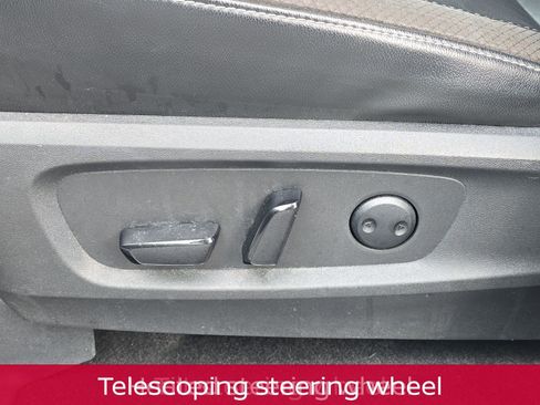 Used 2022 Nissan Pathfinder SL image 18