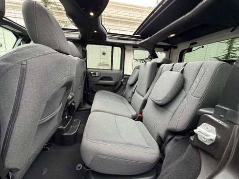 Used 2025 Jeep Wrangler Sahara w/ Safety Group image 28