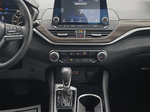 Used 2024 Nissan Altima 2.5 SV image 19