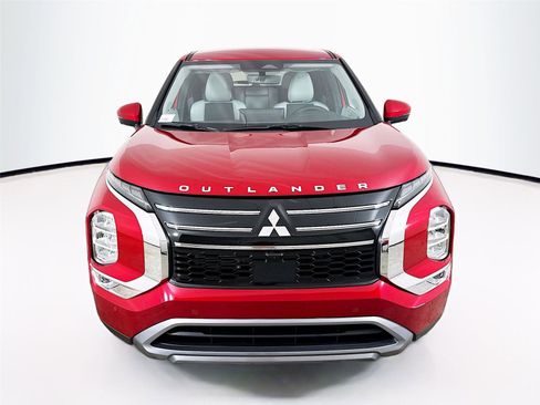 New 2026 Mitsubishi Outlander SE image 2