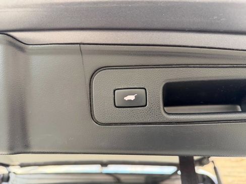 Used 2015 Honda Pilot Touring image 12