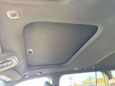 New 2025 Jeep Grand Cherokee L Altitude RWD image 14