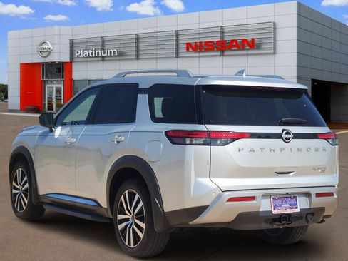 Used 2025 Nissan Pathfinder Platinum AWD/4WD image 5