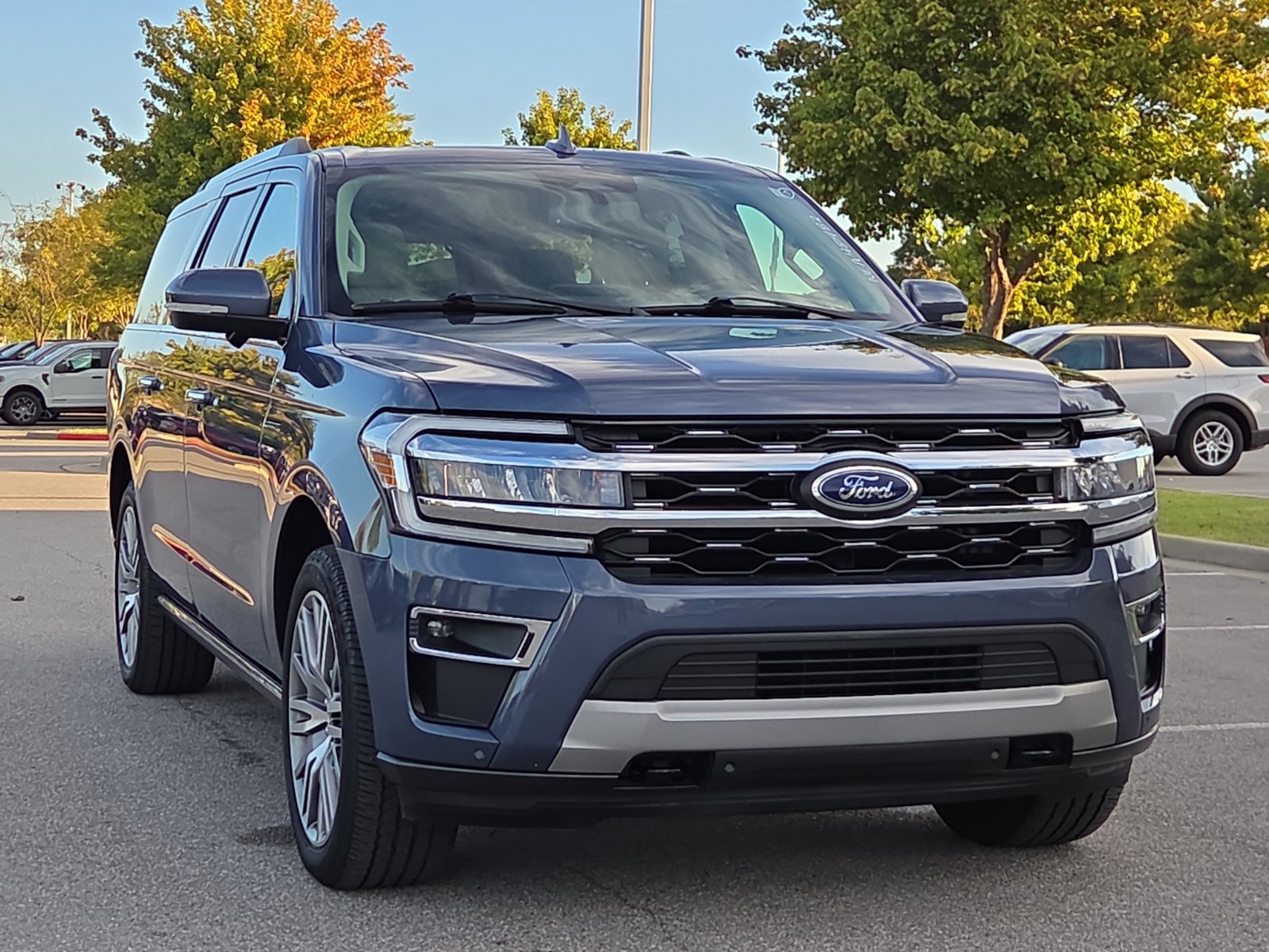 Used 2022 Ford Expedition Max Limited AWD/4WD image 1